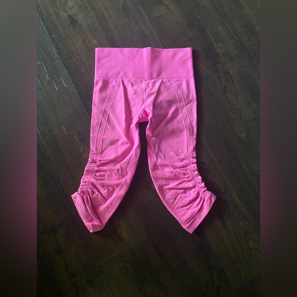 lululemon in the flow crop heathered jewelled magenta seamless leggings size 4
